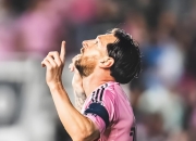 开云体育平台APP-新人射手惊艳登场，为球队带来惊喜胜利