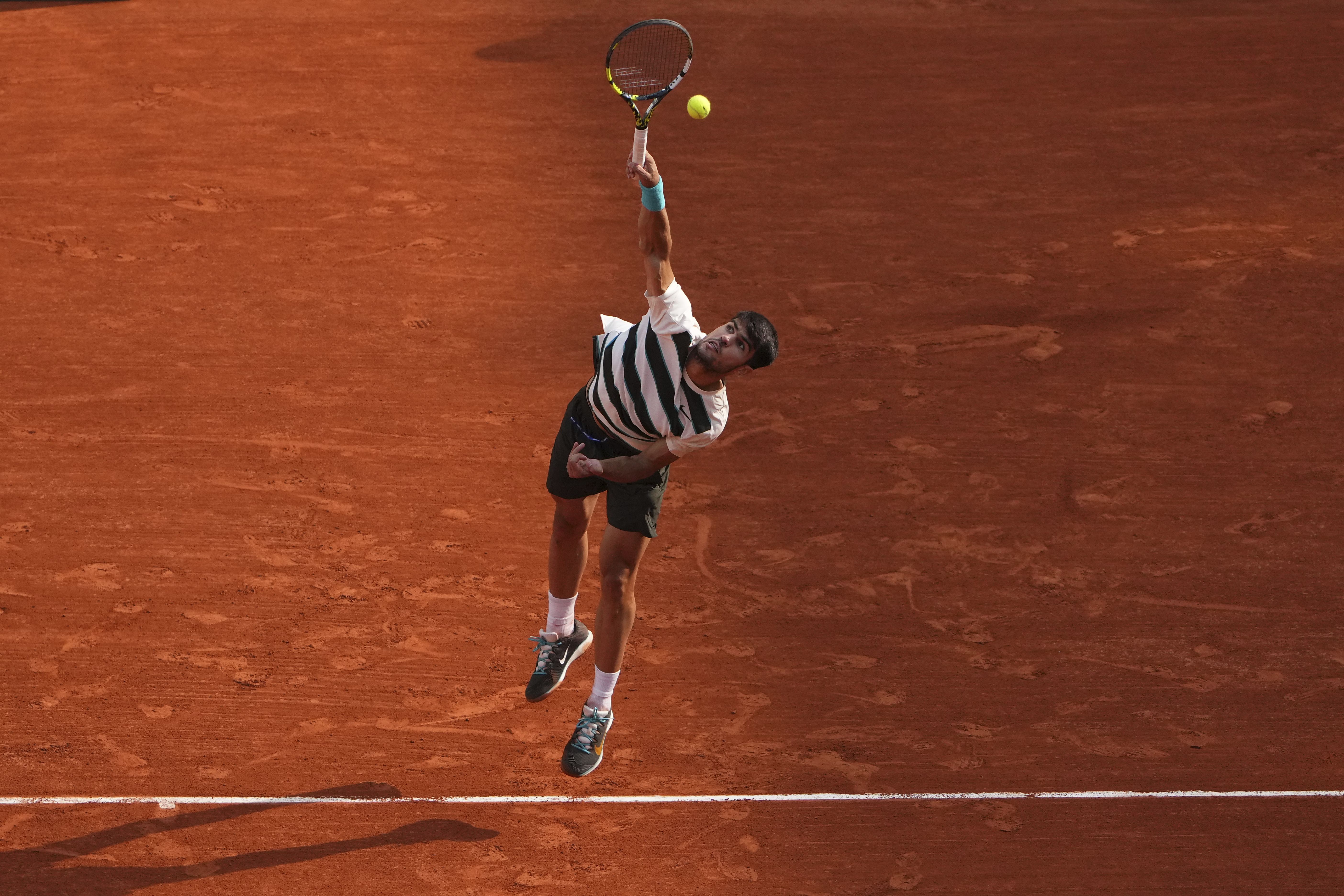 包含美国网球队逆转澳大利亚网球队，阿尔卡拉斯高光表现的词条