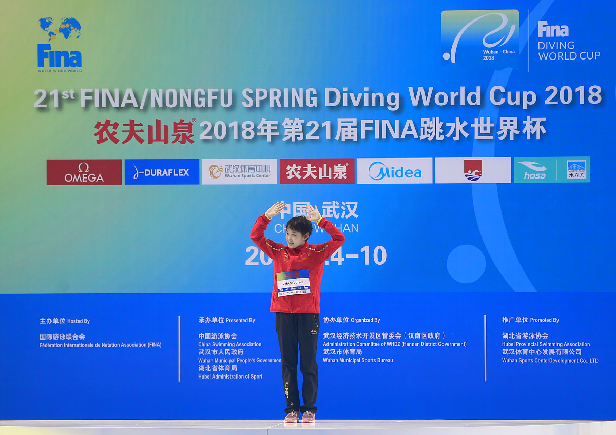 游泳选手奋勇拼搏,最终登顶金牌的简单介绍 游泳选手奋勇拼搏,最终登顶金牌的简单介绍