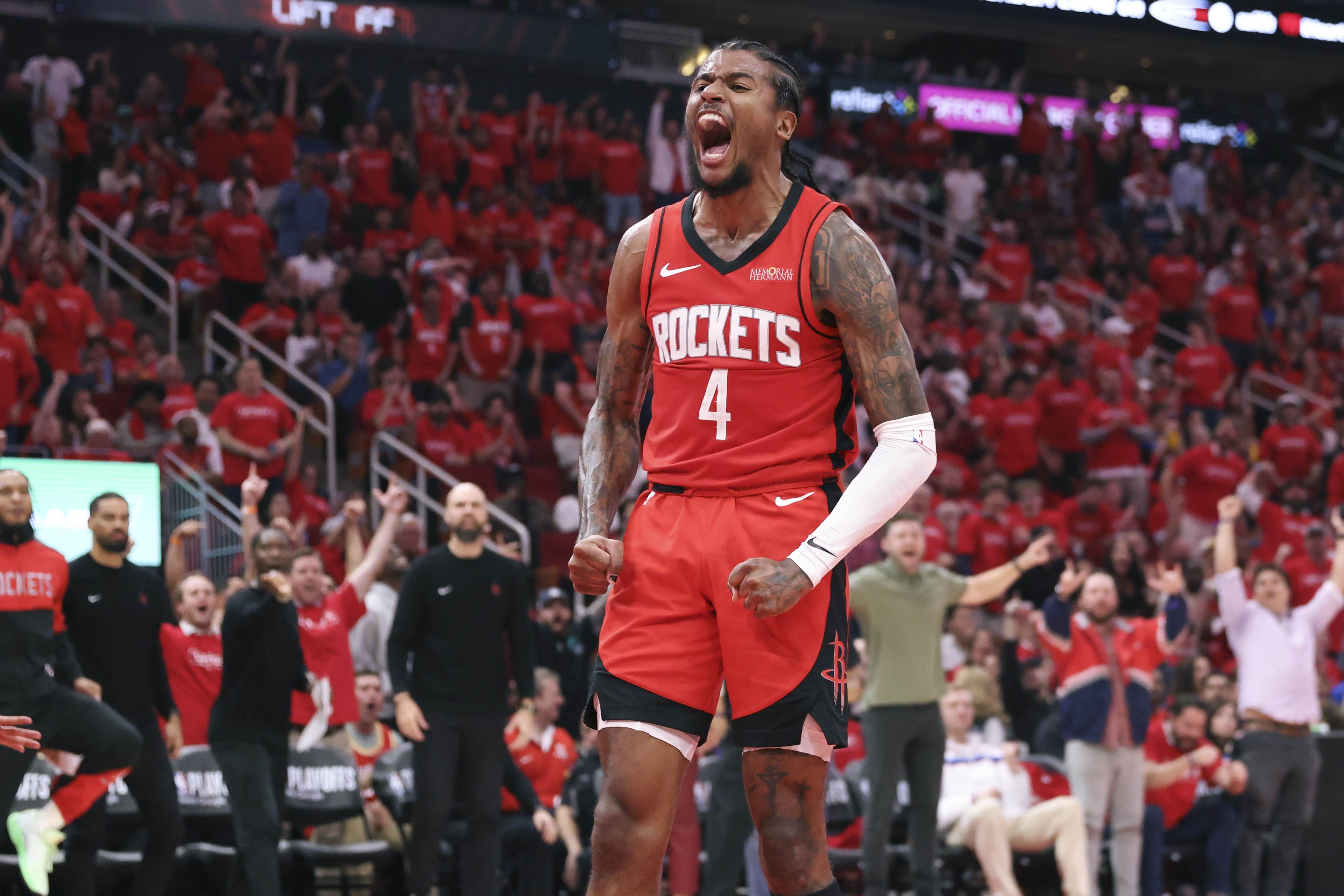 火箭主场击败爵士,取得八连胜 火箭主场击败爵士,取得八连胜