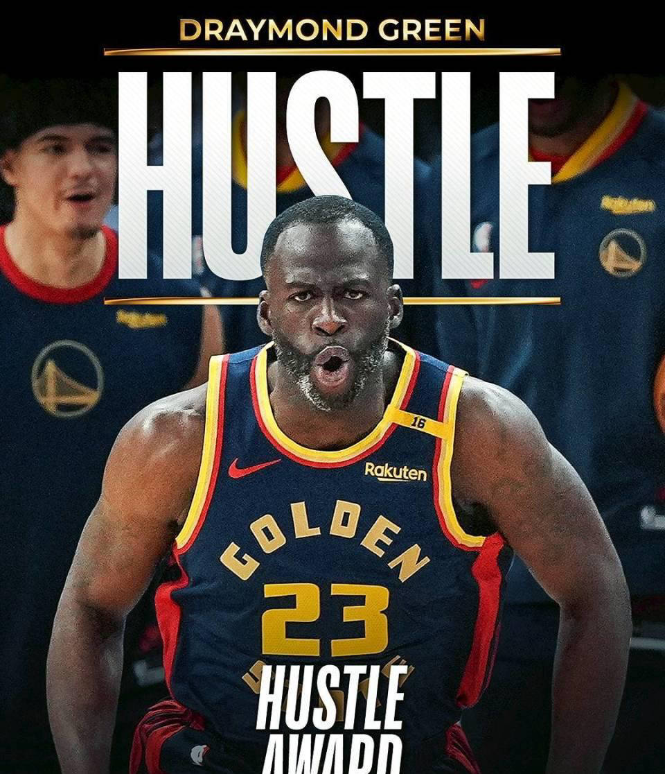 关键战局决胜时刻,球员们瞬间奋力拼搏 关键战局决胜时刻,球员们瞬间奋力拼搏