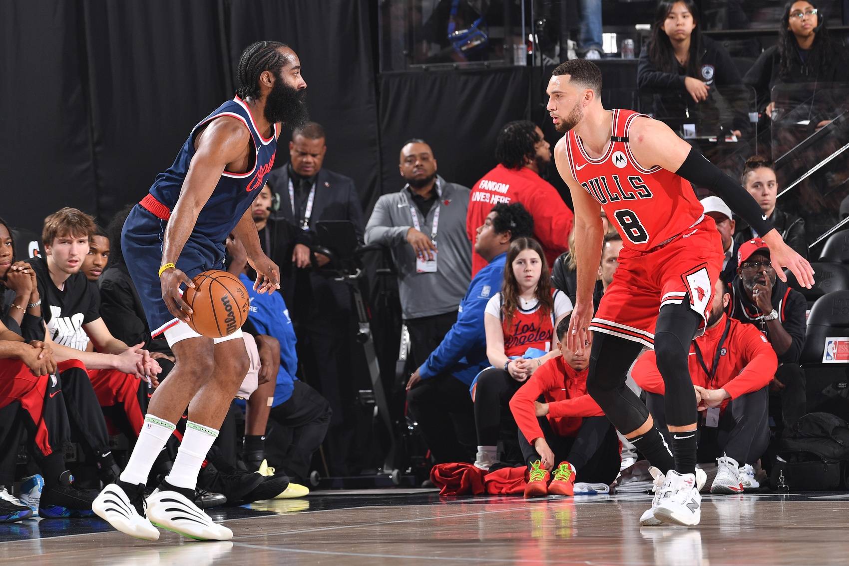 包含公牛前锋拉文持续试图担纲进攻重任,场均得分上升的词条 包含公牛前锋拉文持续试图担纲进攻重任,场均得分上升的词条