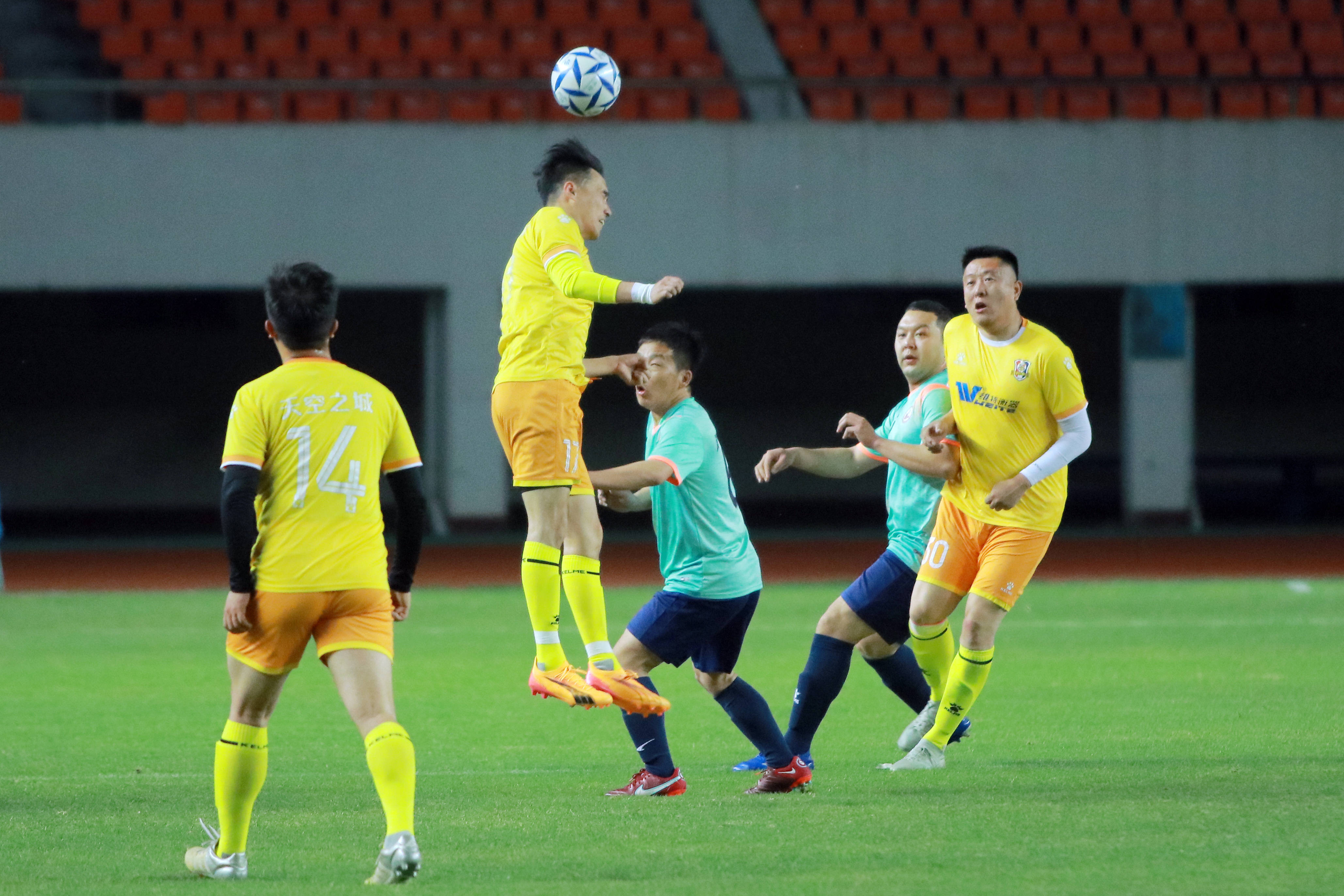 关于中国足球联赛的经典对决再度呈现的信息 关于中国足球联赛的经典对决再度呈现的信息