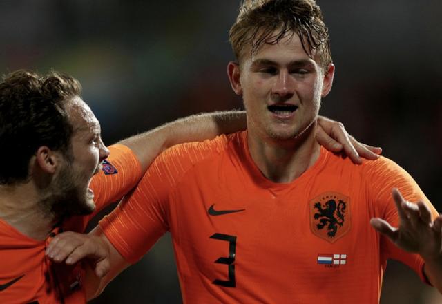 乌拉圭翻盘皇马,德利赫特完成帽子戏法的简单介绍 乌拉圭翻盘皇马,德利赫特完成帽子戏法的简单介绍