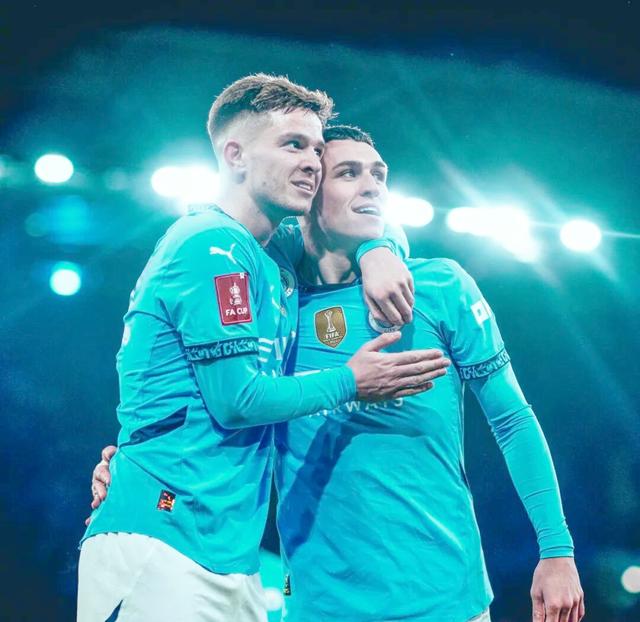 曼城客场憾负莱斯特城,球队士气受挫主帅积极调整 曼城客场憾负莱斯特城,球队士气受挫主帅积极调整