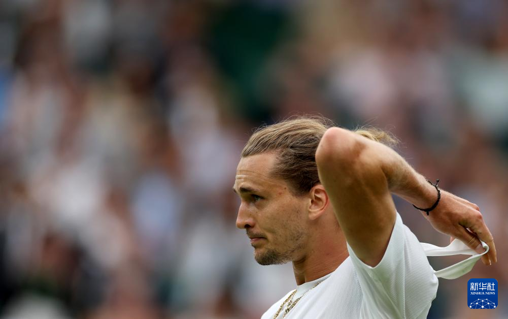 澳网逆转温网,兹维列夫刷新纪录 澳网逆转温网,兹维列夫刷新纪录