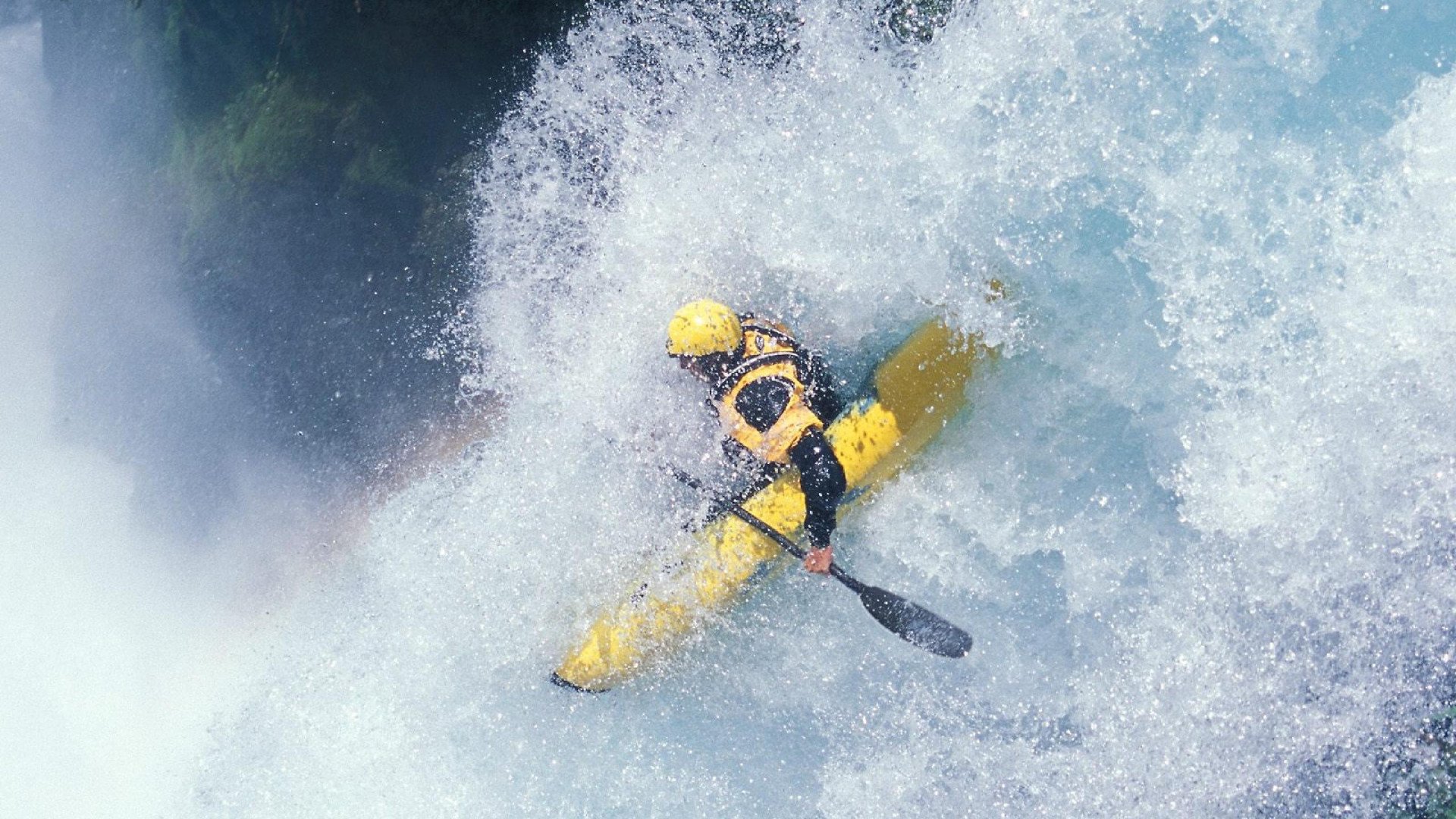 文班亚马点燃德甲争冠之夜，当篮球天才闯入足球圣殿