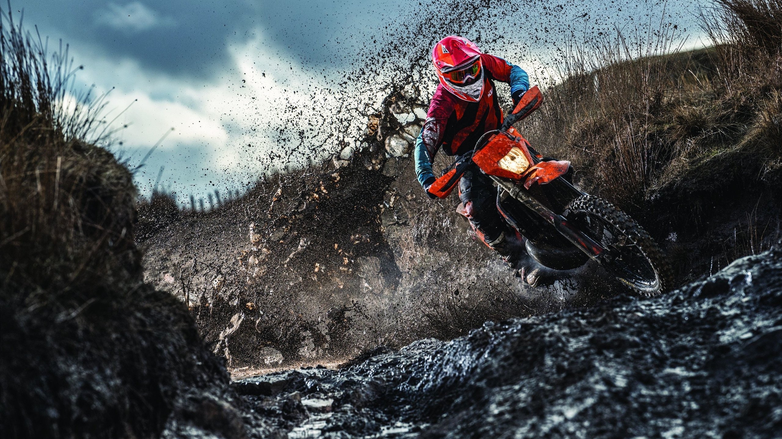 南美坚韧对阵西亚风暴，巴拉圭点球险胜伊拉克，欧冠决赛夜上演史诗级冷门